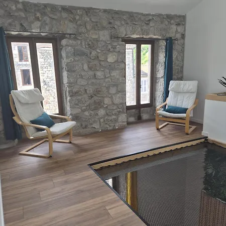 Maison Floege 6 Personnes * Burzet